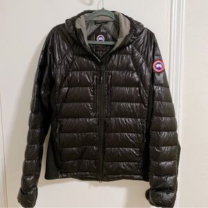 Excellent condition Pre-Loved Black Canada Goose HyBridge Lite Tech Down Hoody
